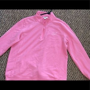 This is an XL vineyard vines women’s pull over